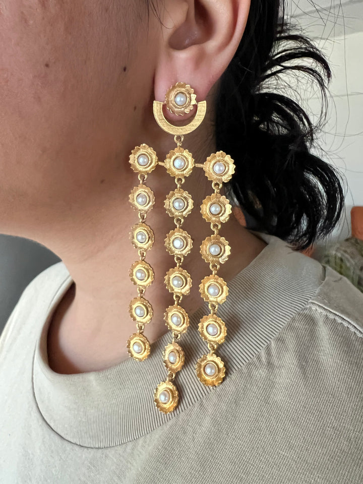 Statement Pearl Flowers Earrings