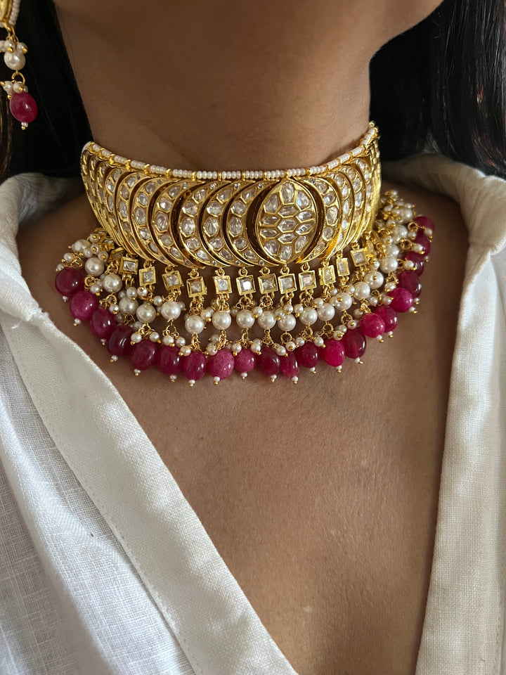 Scintillating Kundan Choker with Earrings