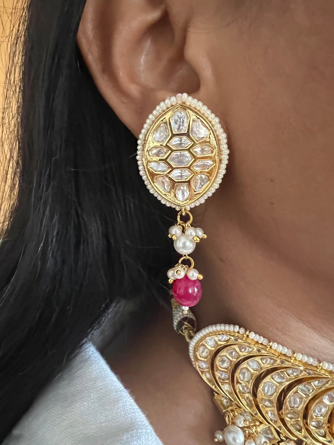 Scintillating Kundan Choker with Earrings