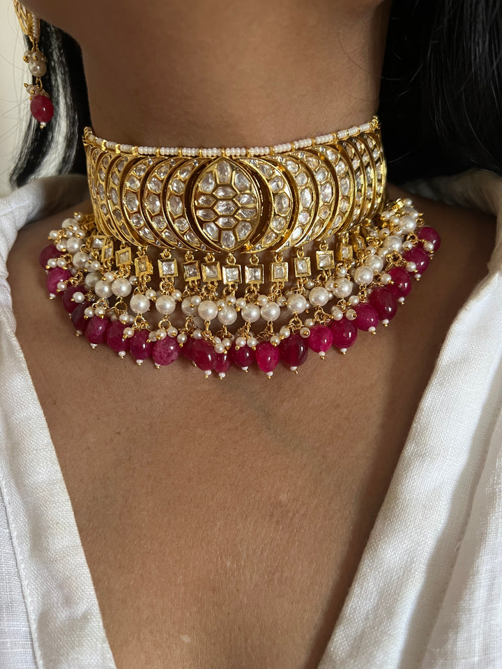 Scintillating Kundan Choker with Earrings