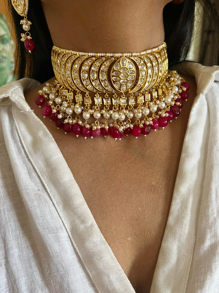 Scintillating Kundan Choker with Earrings