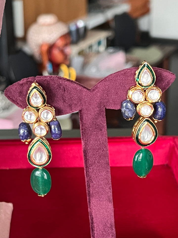 Elegant Kundan Necklace Set - Dazzle at Weddings and Festive Affairs