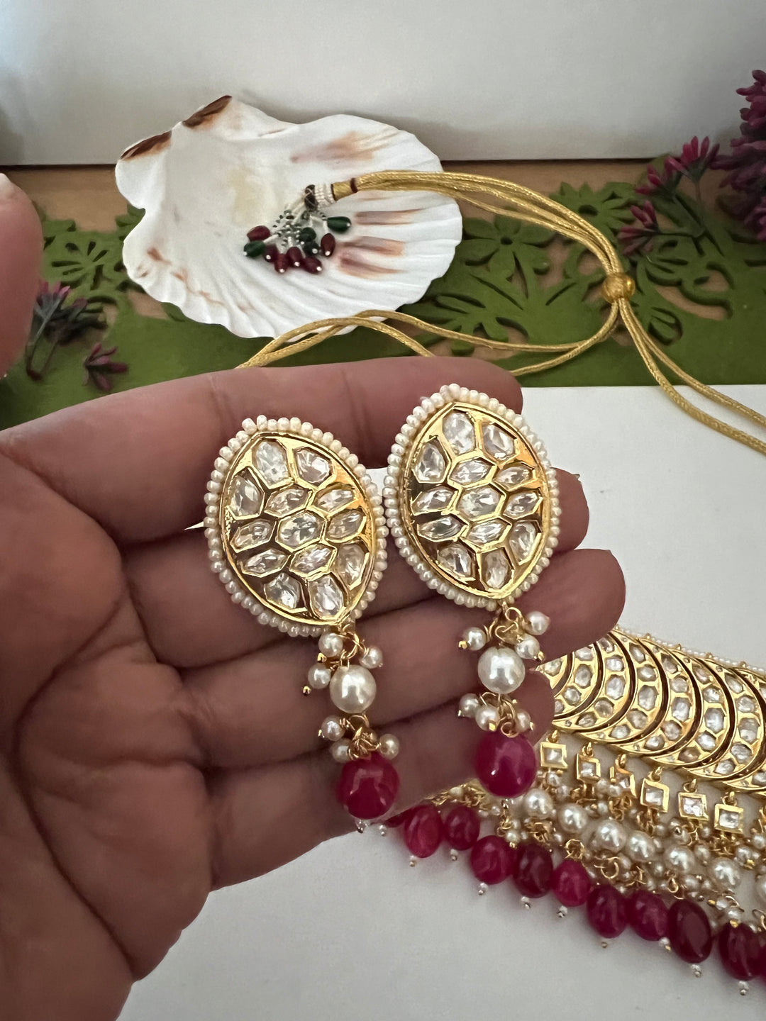 Scintillating Kundan Choker with Earrings