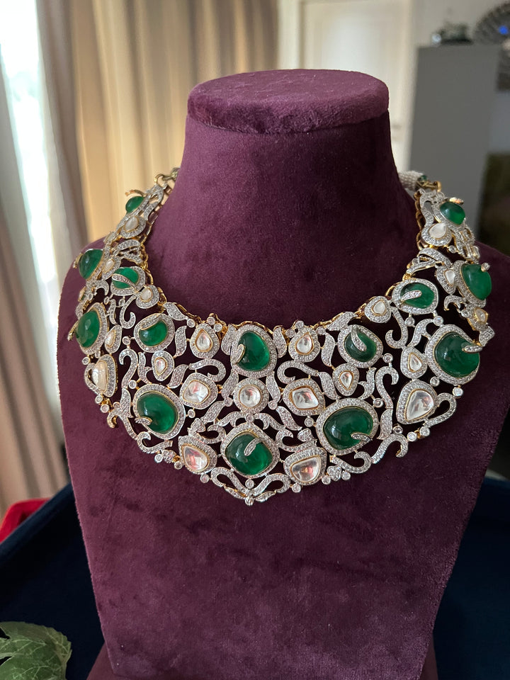 Elegant Kundan Necklace Set - Dazzle at Weddings and Festive Affairs