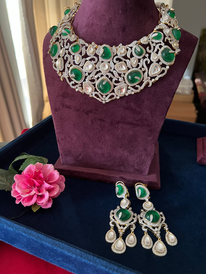Elegant Kundan Necklace Set - Dazzle at Weddings and Festive Affairs