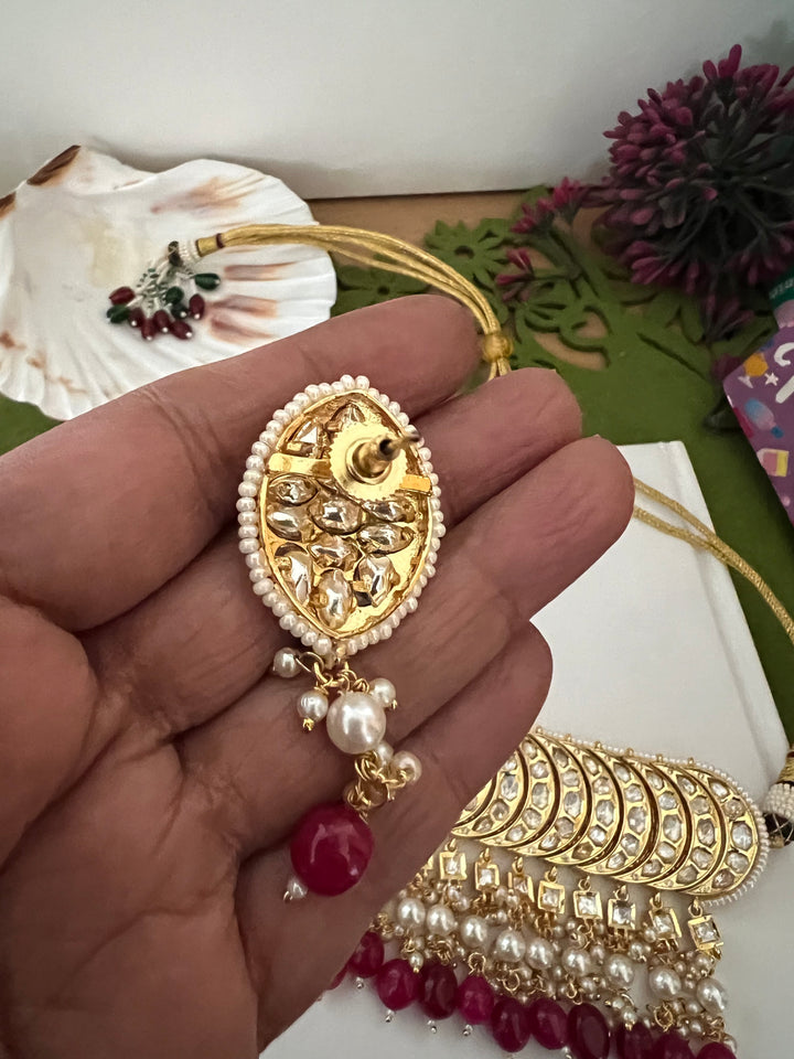 Scintillating Kundan Choker with Earrings