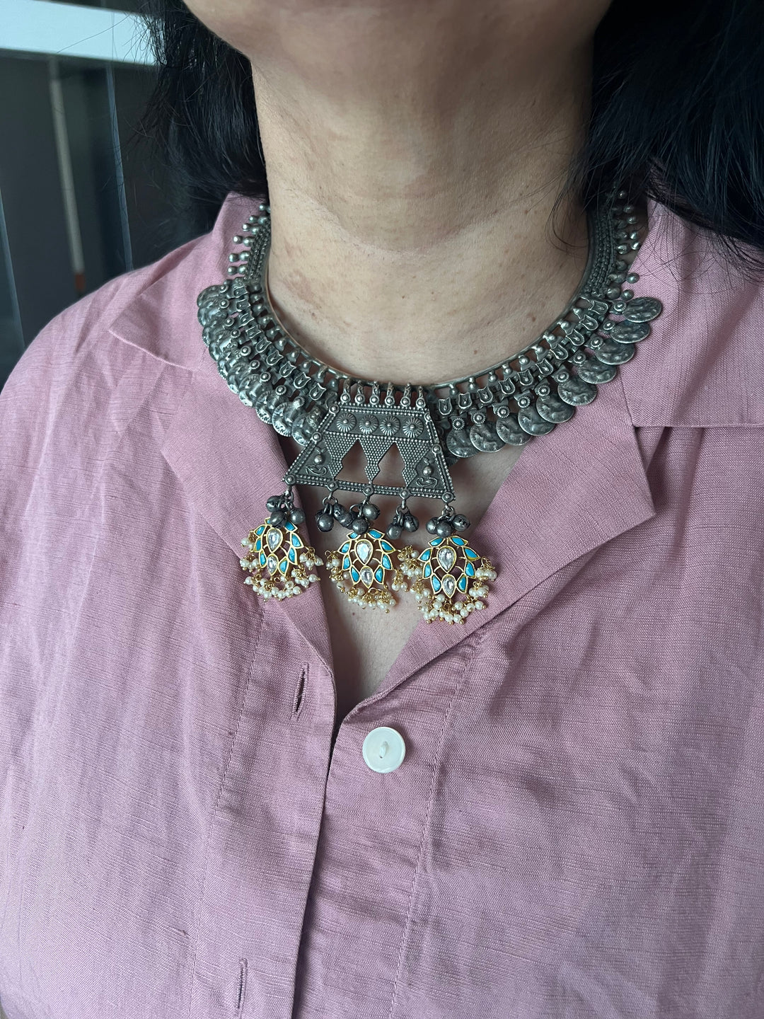 Exquisite Fusion Necklace with Kundan Embellishments