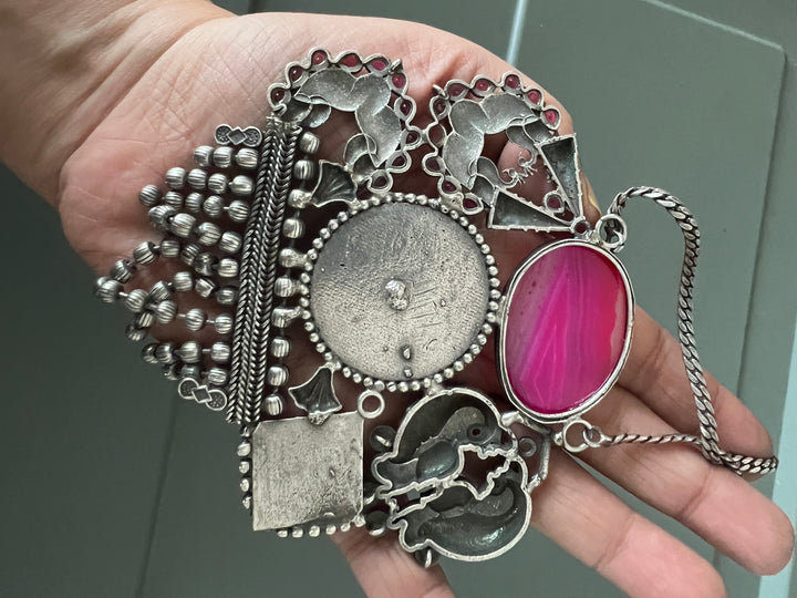 Handmade Antique Brass Stone Necklace - Casual Elegance with a Vintage Twist