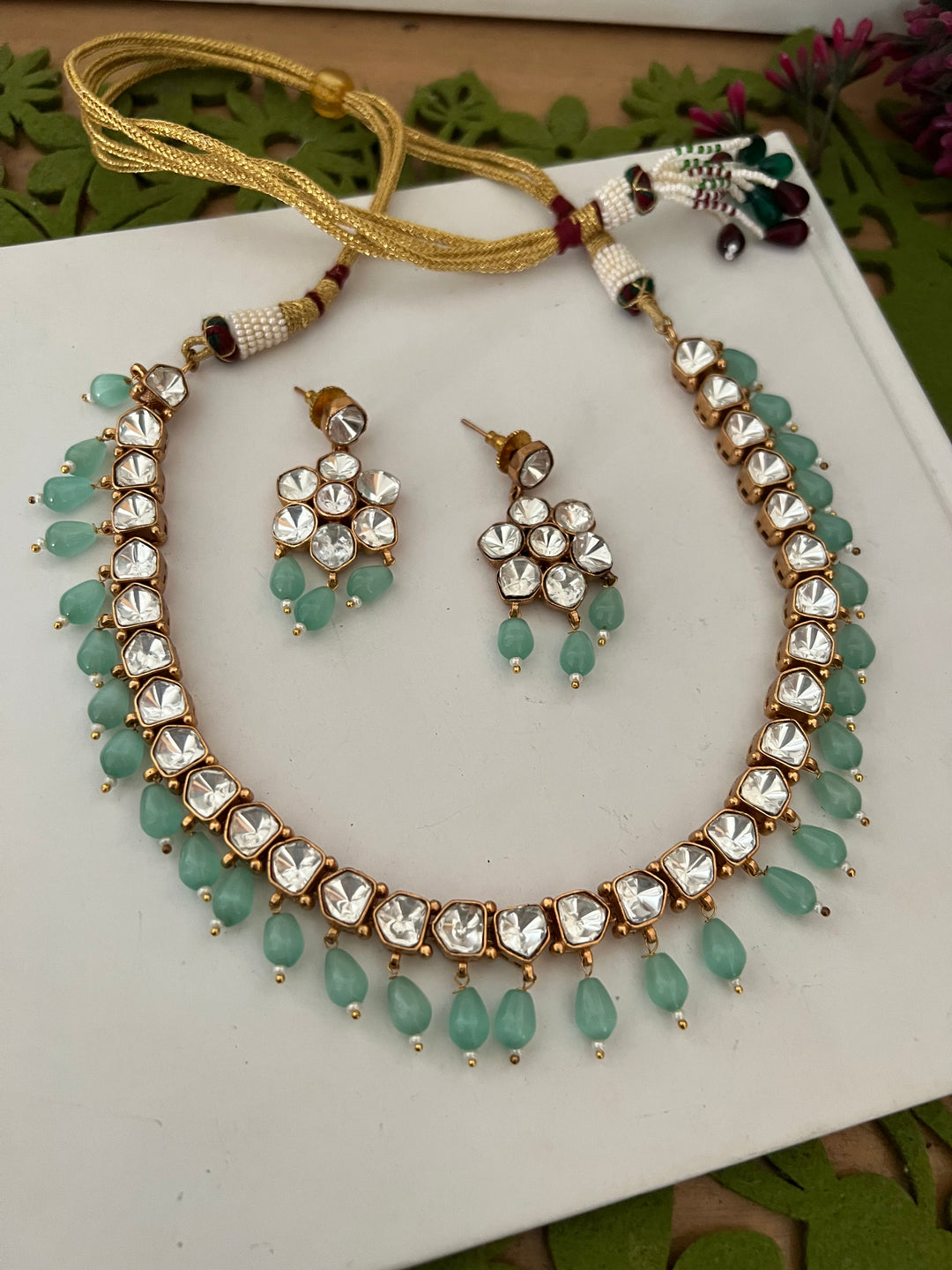 Elegant Kundan Necklace with Earrings