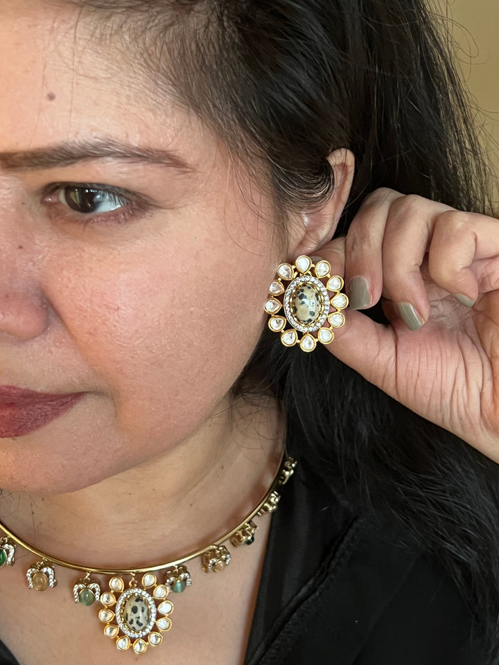 Elegant Hasli Necklace Set - Unmatched Quality and Style