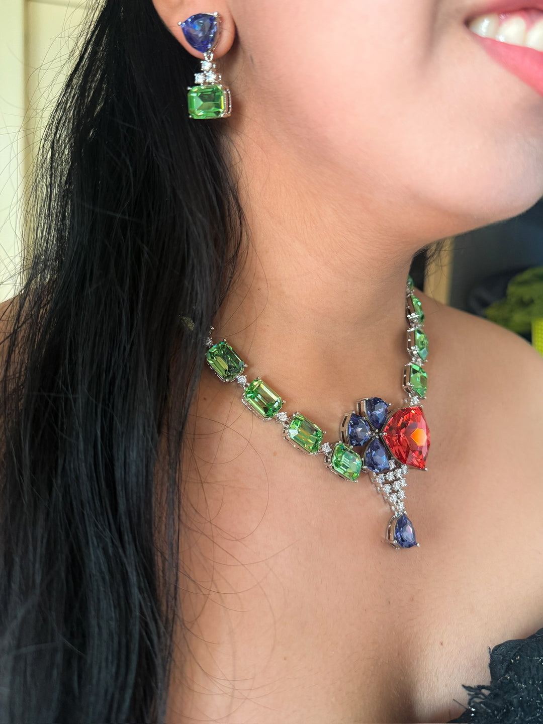 Exquisite Austrian Crystal Necklace Set: Designer Piece