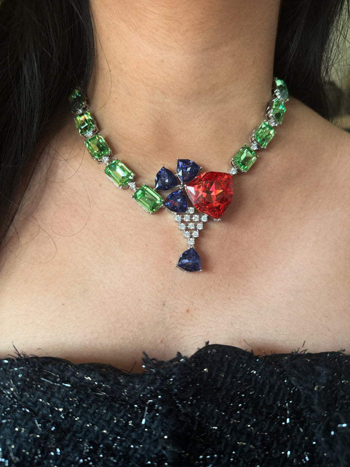 Exquisite Austrian Crystal Necklace Set: Designer Piece