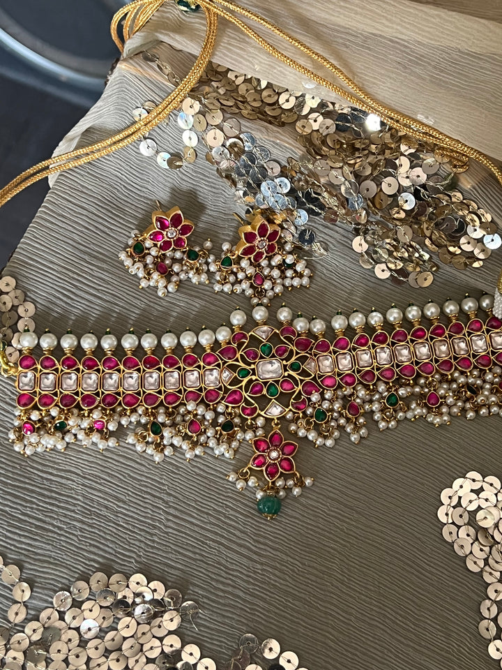 SHIVKA Beautiful Flora Kundan Choker with Pretty Earrings/ Wedding Choker Set/ Bridal Choker Set/ Wedding Jewellery/ Kundan Jewellery