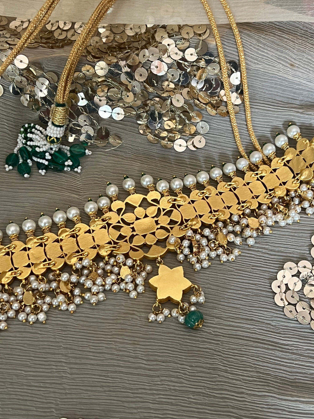 SHIVKA Beautiful Flora Kundan Choker with Pretty Earrings/ Wedding Choker Set/ Bridal Choker Set/ Wedding Jewellery/ Kundan Jewellery