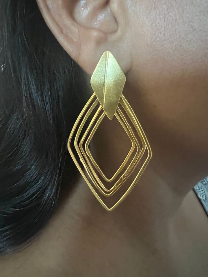 Statement Kite Danglers