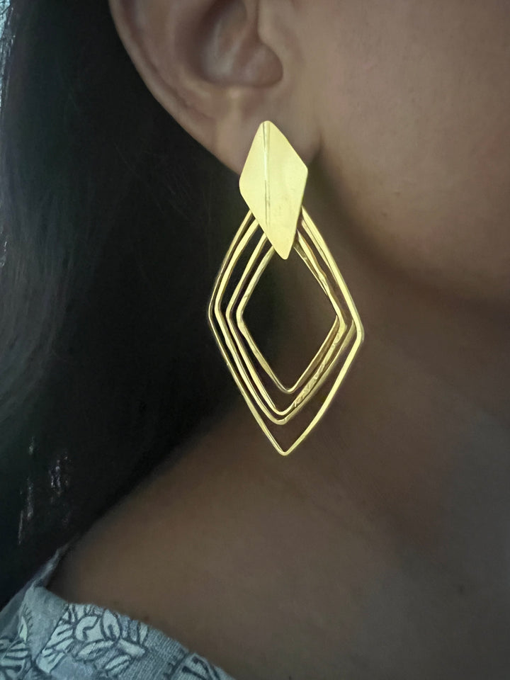 Statement Kite Danglers