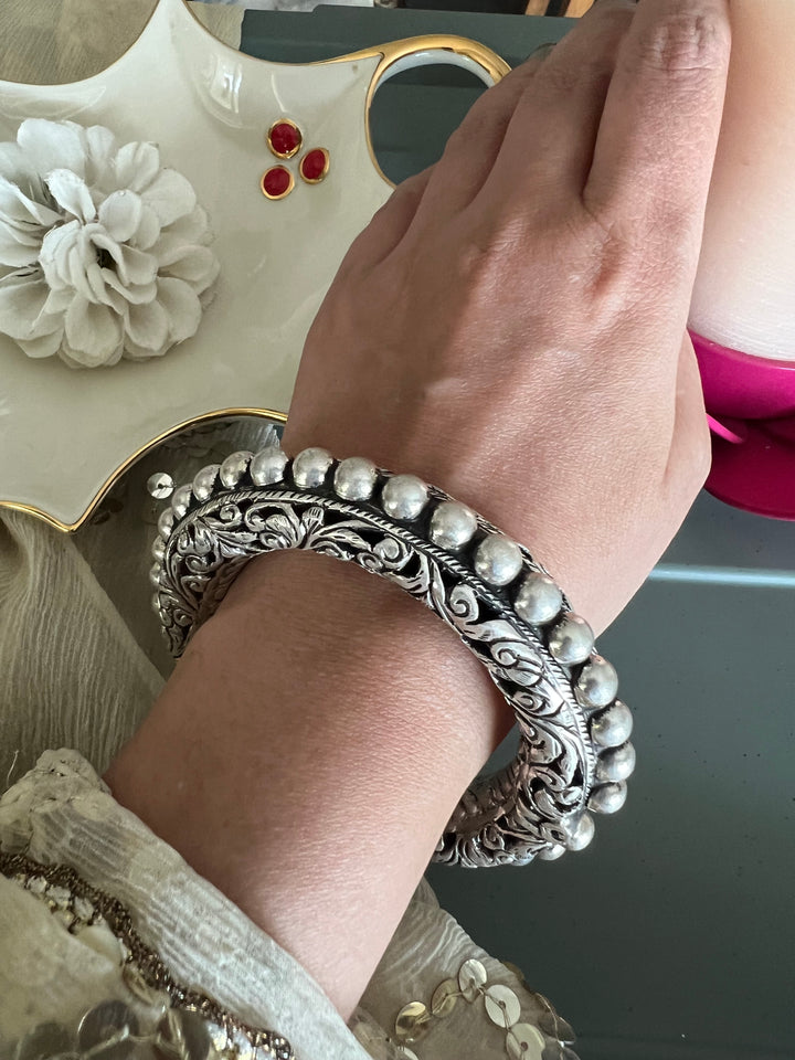 Exquisite Antique Kada with Chitai Work in Pure 925 Silver