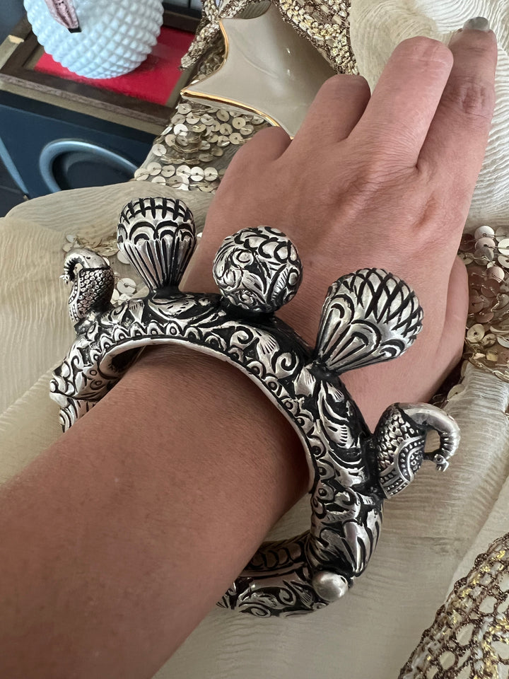 Exquisite Antique Kada with Chitai Work in Pure 925 Silver