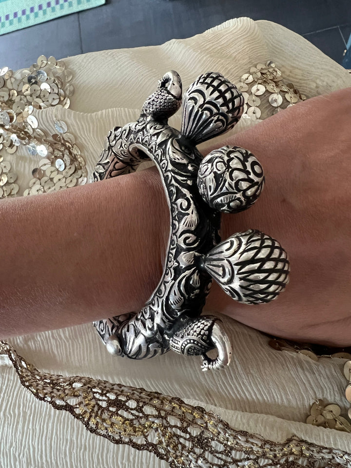 Exquisite Antique Kada with Chitai Work in Pure 925 Silver