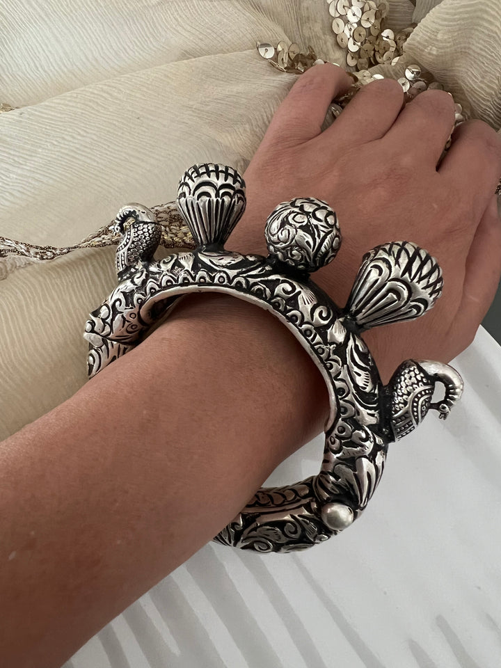 Exquisite Antique Kada with Chitai Work in Pure 925 Silver