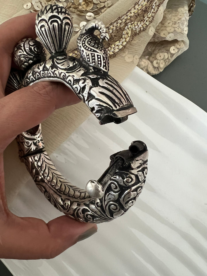 Exquisite Antique Kada with Chitai Work in Pure 925 Silver