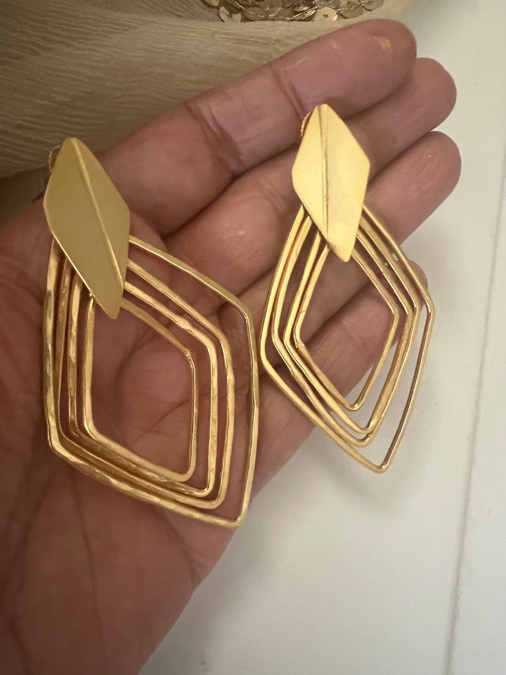 Statement Kite Danglers