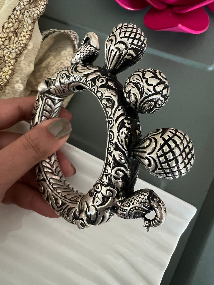 Exquisite Antique Kada with Chitai Work in Pure 925 Silver