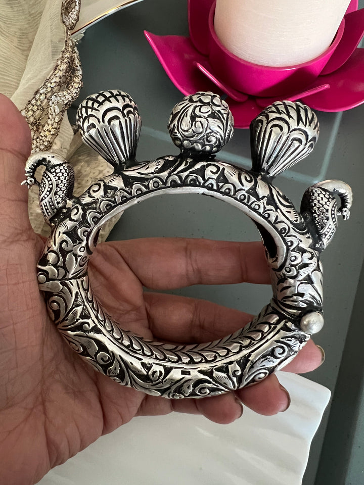 Exquisite Antique Kada with Chitai Work in Pure 925 Silver