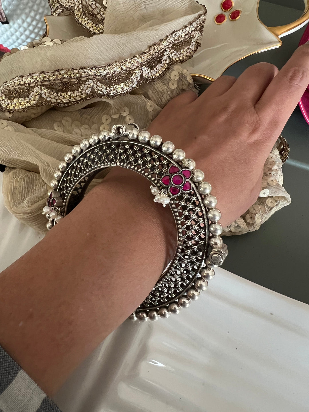 Exquisite Kundan Kada in Pure 925 Silver