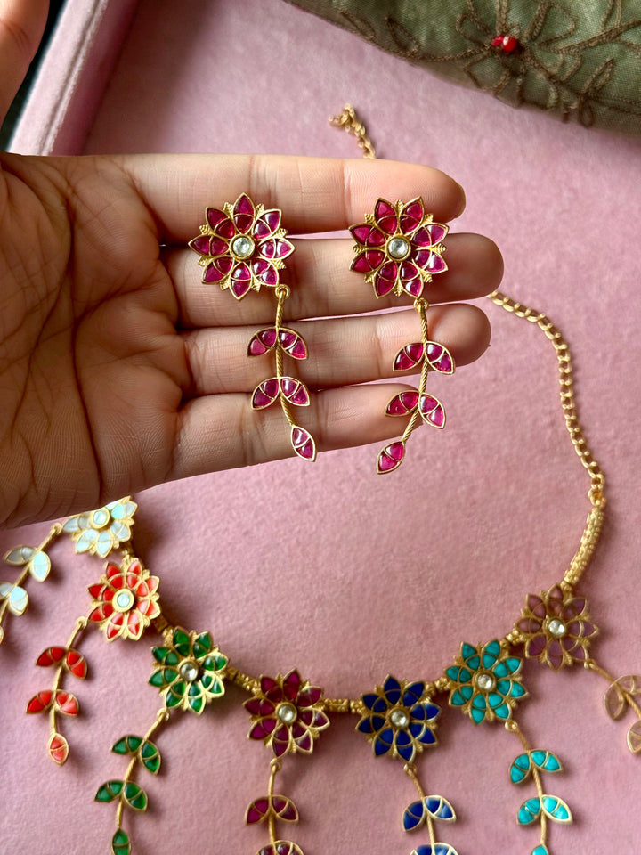 Multicolour Jadau Flower and Leaf Necklace Set