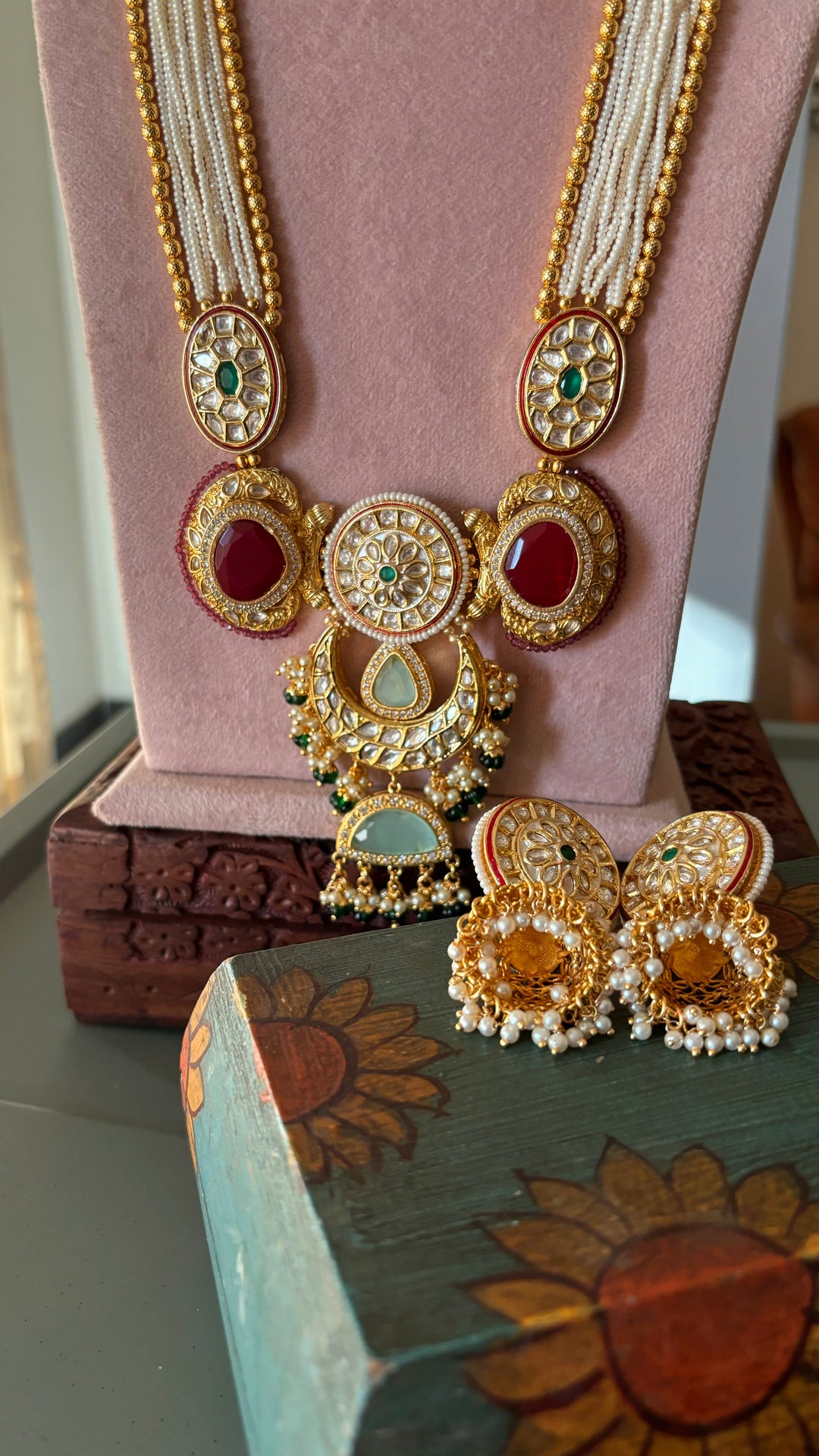 Exquisite Pendant Necklace Set - A Masterpiece of Elegance