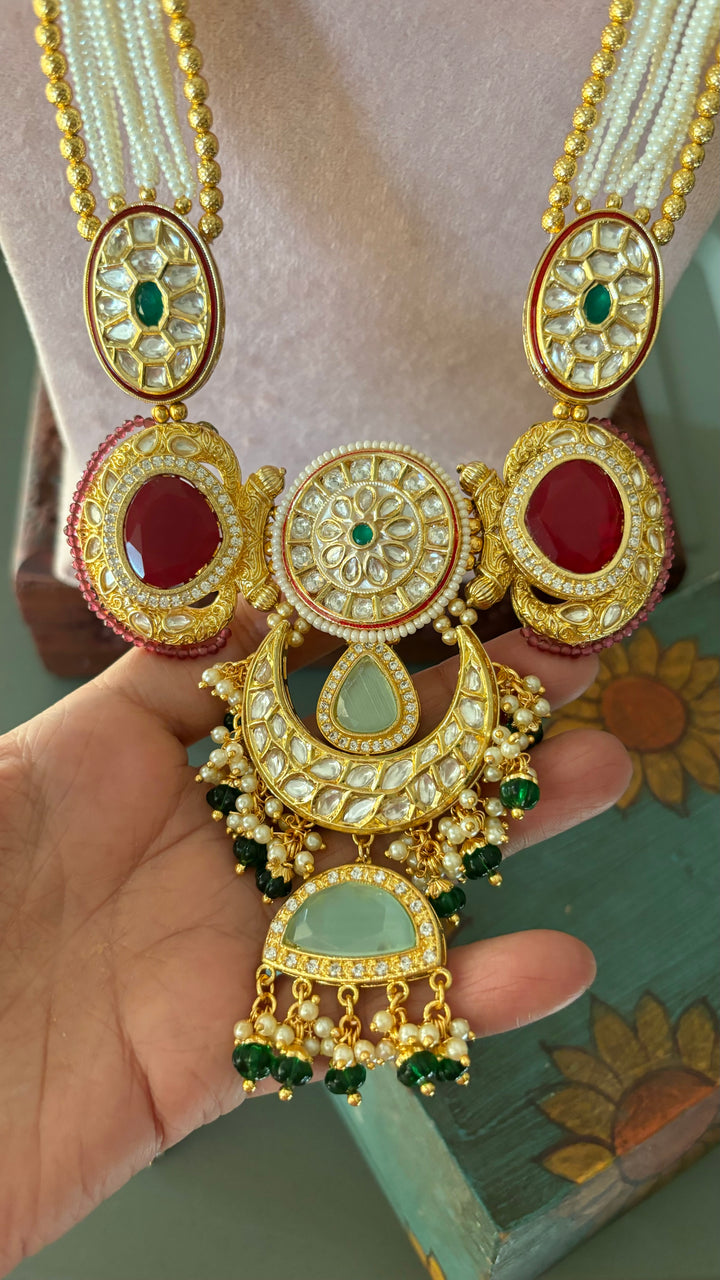 Exquisite Pendant Necklace Set - A Masterpiece of Elegance