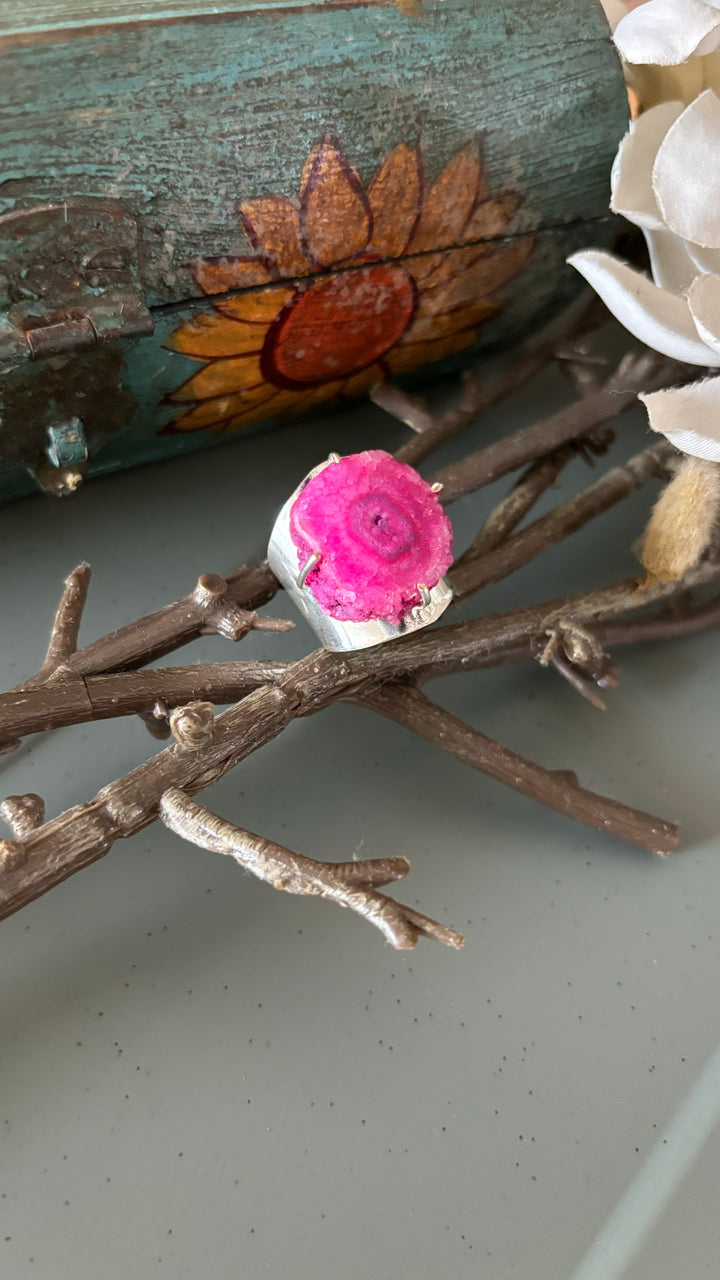 Pink Solar Quartz Ring - A Touch of Timeless Beauty