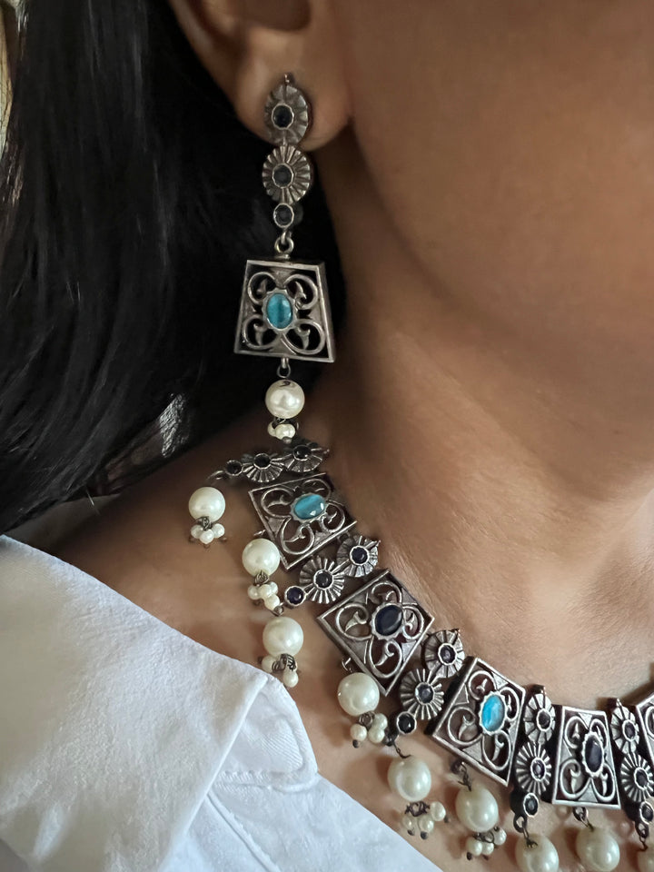 Vintage Artistic Necklace with Statement Earrings