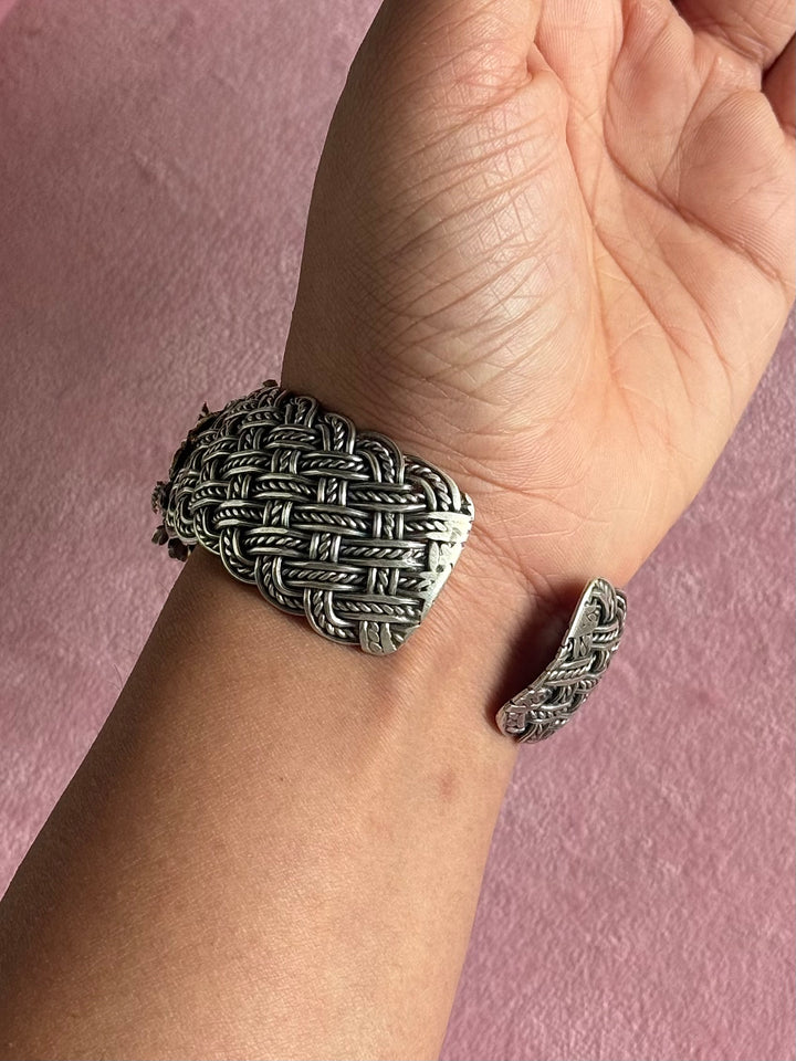 SHIVKA Fusion Moissanite 925 Silver Cuff Kada | Dual Tone Mesh Design | Openable | 70g