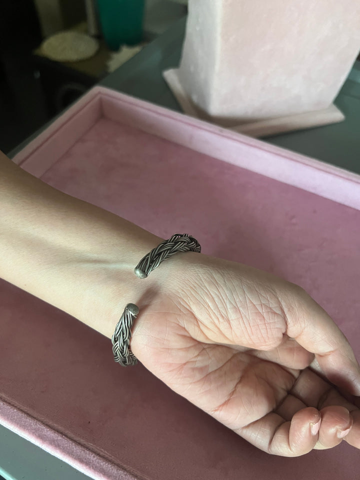 Artisanal Tribal Brass Cuff - A Masterpiece of Elegance