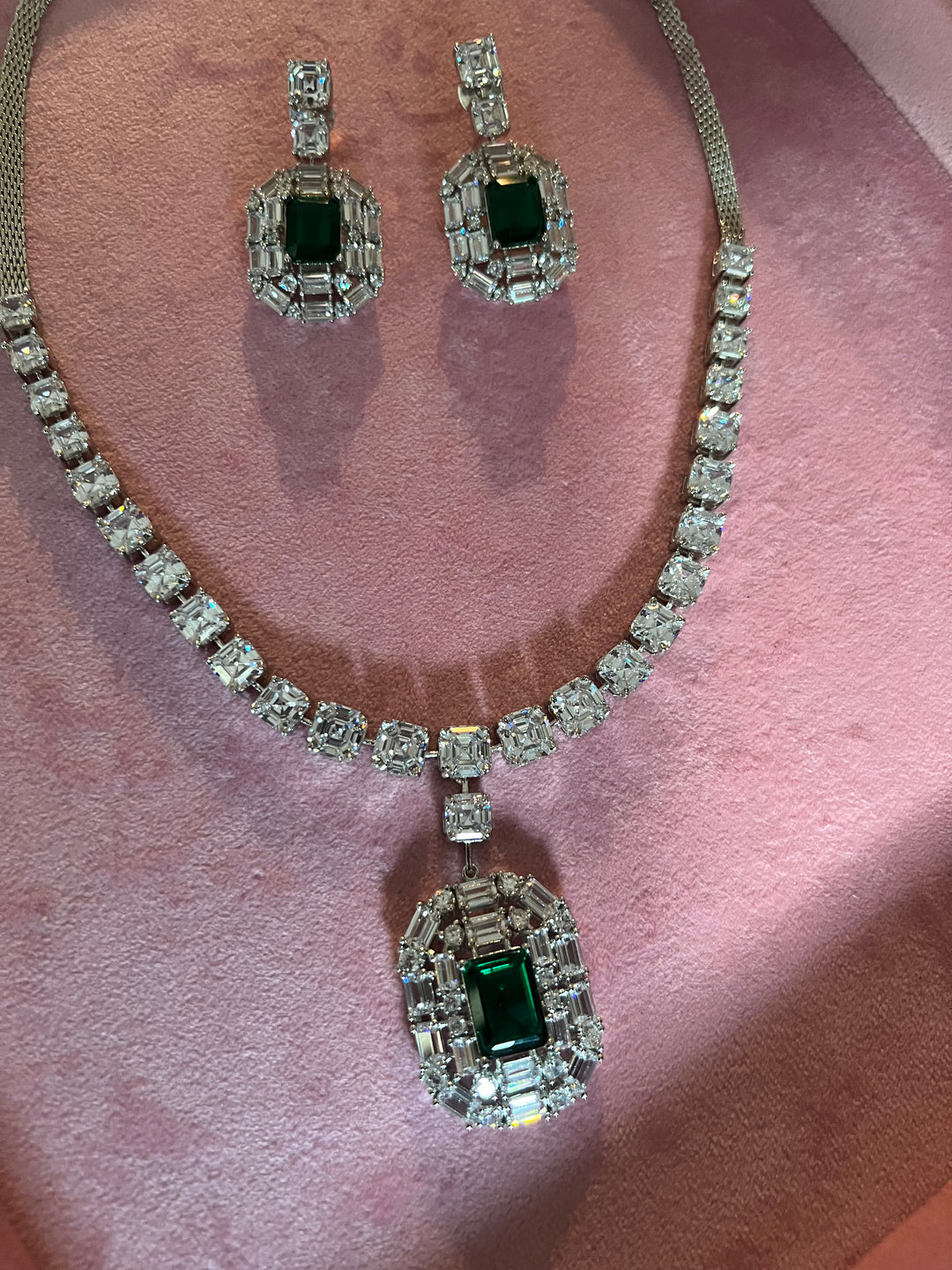 Scintillating Faux Diamond & Crystal Stone Necklace Set - Timeless Glamour