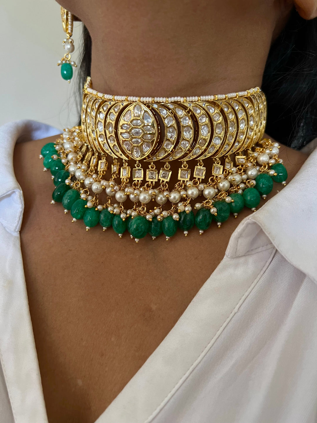 Scintillating Kundan Choker with Earrings