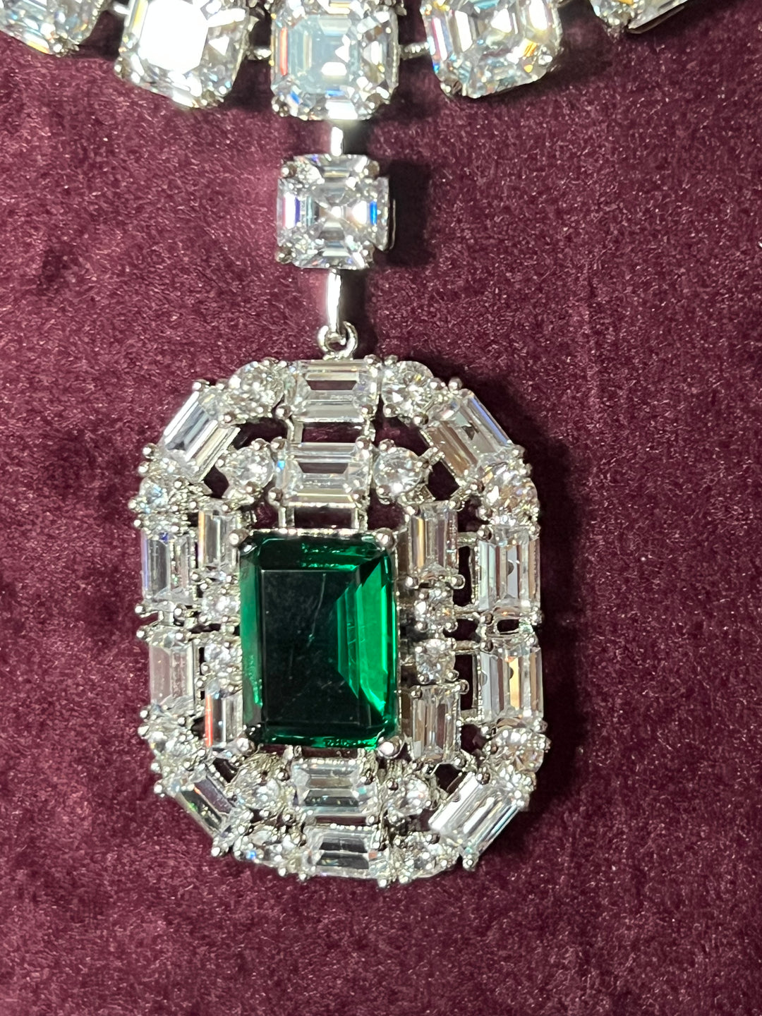 Scintillating Faux Diamond & Crystal Stone Necklace Set - Timeless Glamour