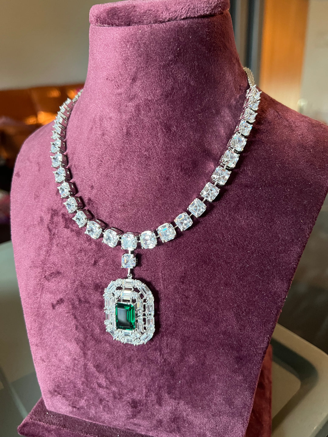 Scintillating Faux Diamond & Crystal Stone Necklace Set - Timeless Glamour