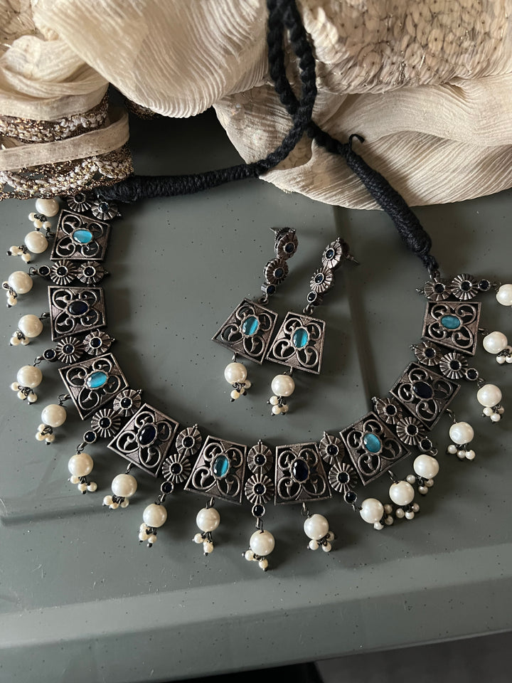 Vintage Artistic Necklace with Statement Earrings