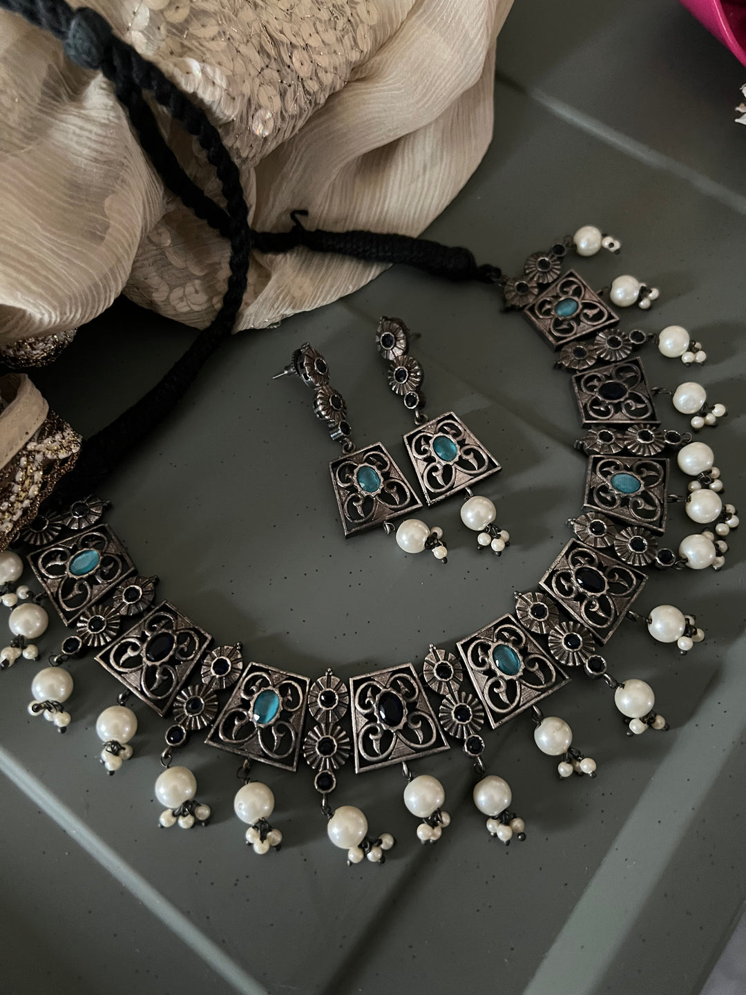 Vintage Artistic Necklace with Statement Earrings