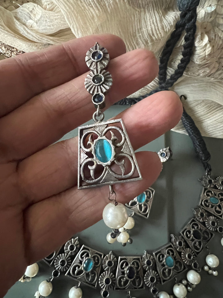 Vintage Artistic Necklace with Statement Earrings