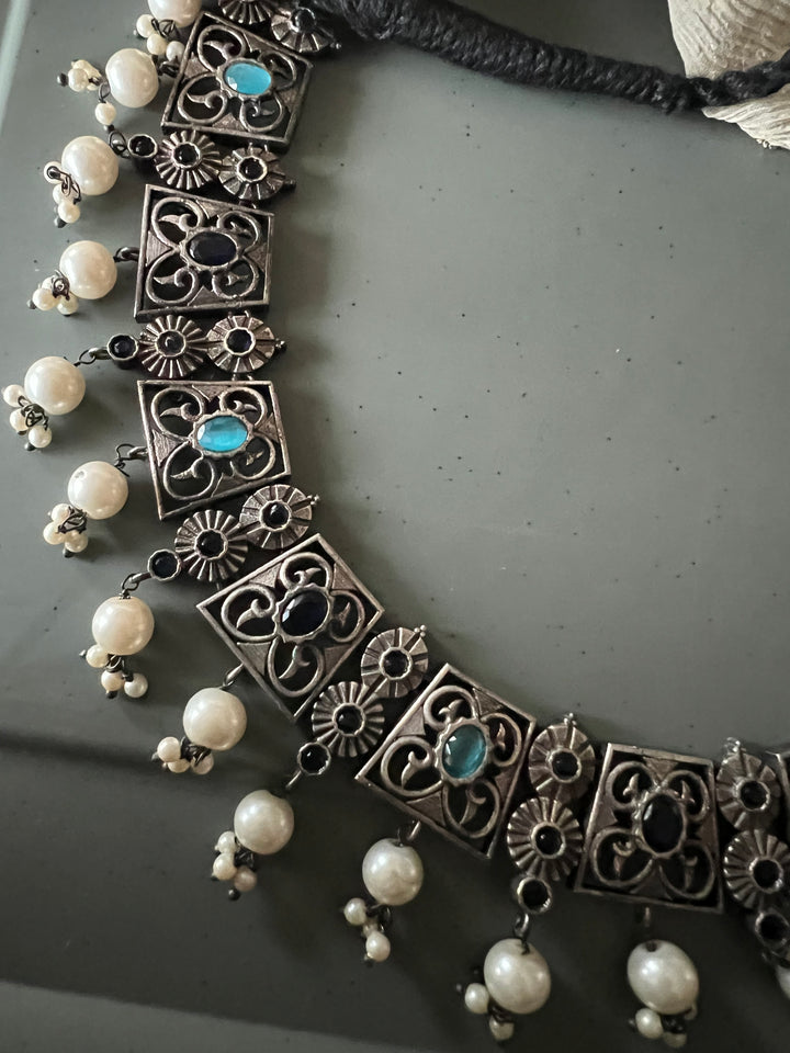 Vintage Artistic Necklace with Statement Earrings