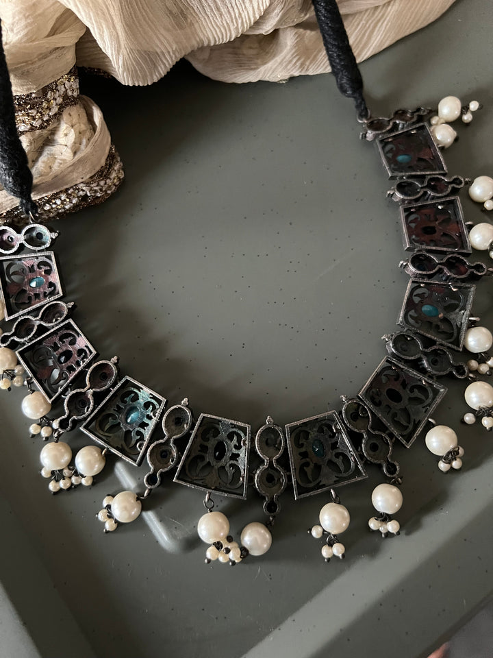 Vintage Artistic Necklace with Statement Earrings