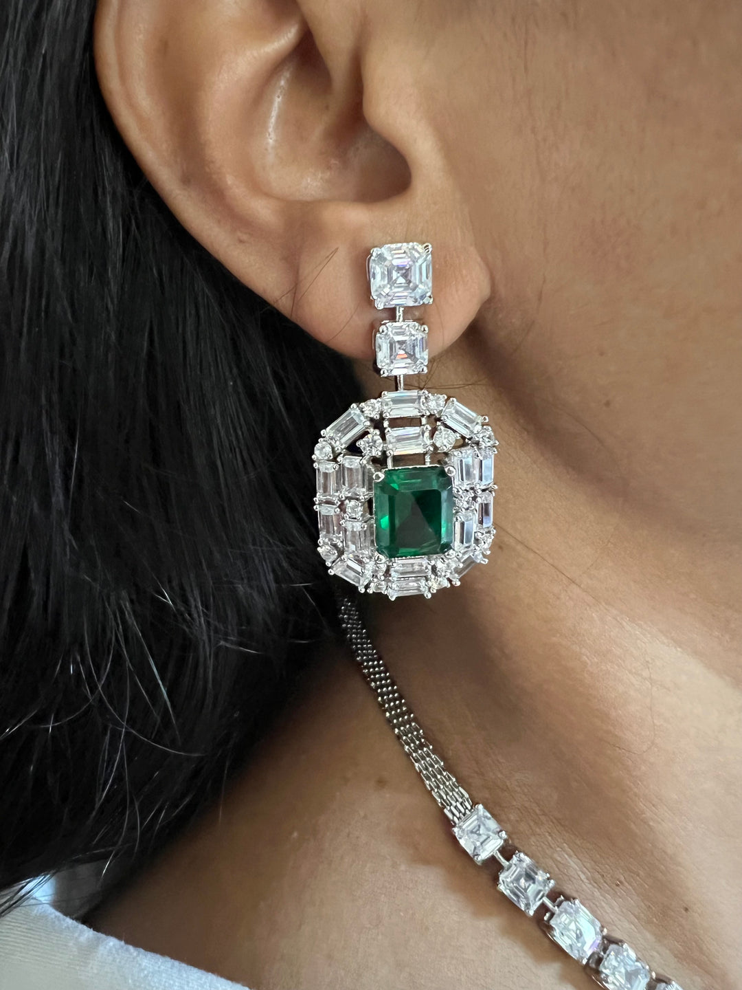 Scintillating Faux Diamond & Crystal Stone Necklace Set - Timeless Glamour