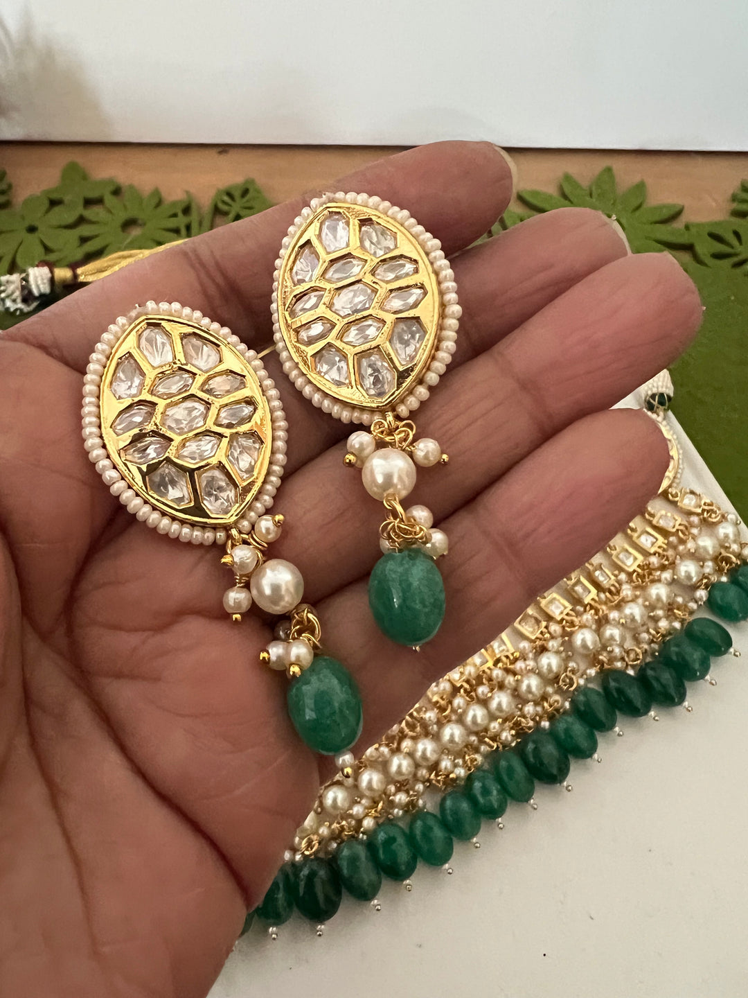 Scintillating Kundan Choker with Earrings