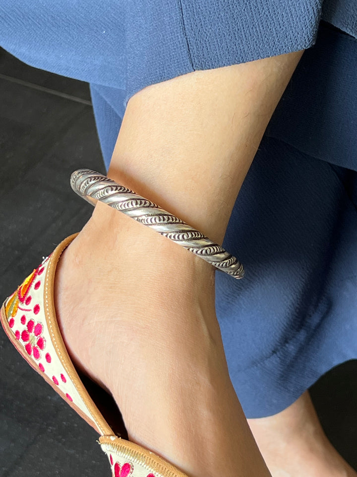 Elegance at Your Ankles: Antique Ankle Kada in Pure 925 Silver