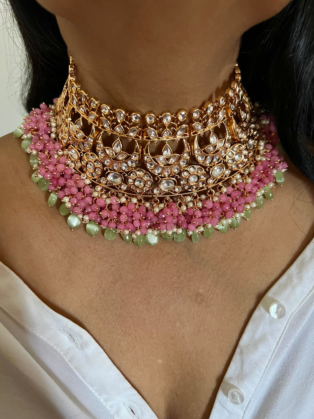 Scintillating Bridal Kundan Choker with Earrings and Maangtikka