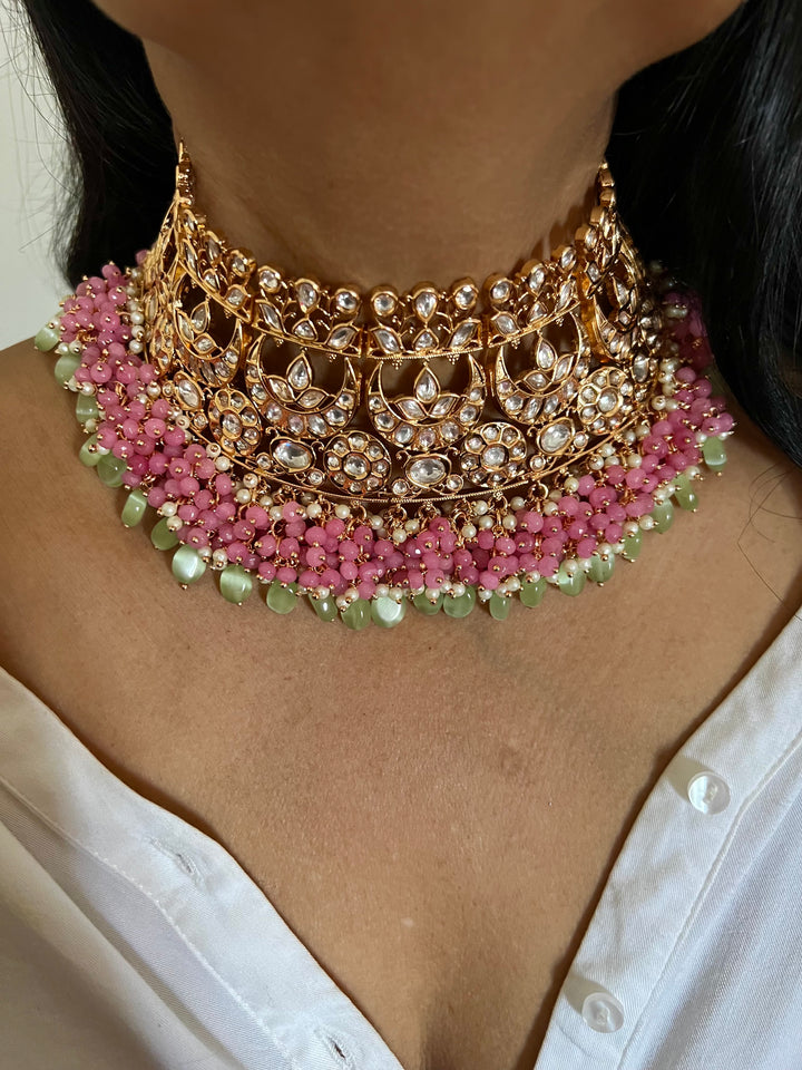 Scintillating Bridal Kundan Choker with Earrings and Maangtikka